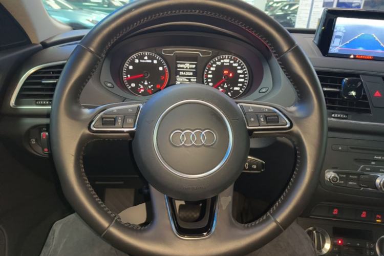 Used Audi Q3 2015 35 TFSI Comfort Model Steering Wheel