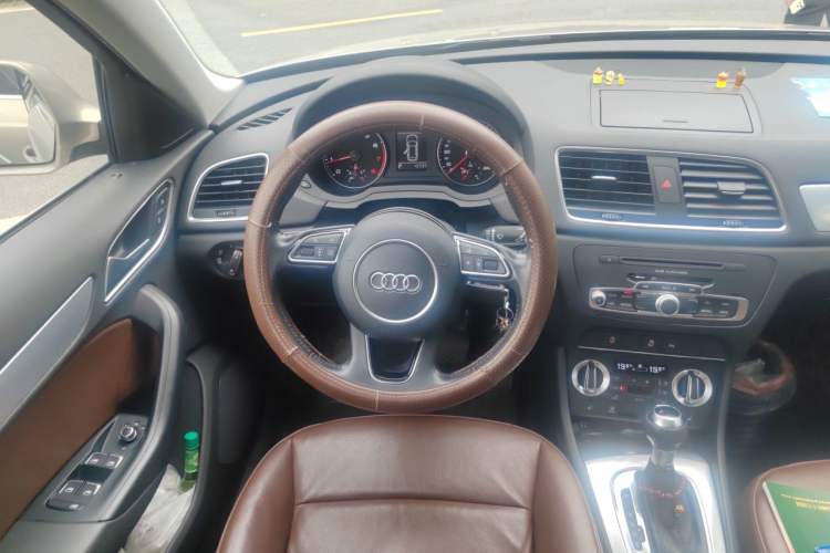 Used Audi Q3 2015 35 TFSI Millionth Anniversary Comfort Model Steering Wheel