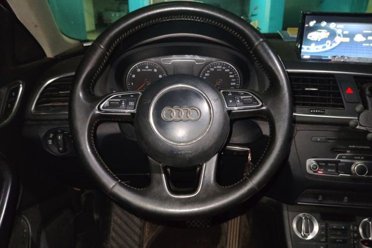 Used Audi Q3 2015 30 TFSI Ambition Edition Steering Wheel