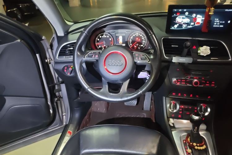 Used Audi Q3 2015 35 TFSI quattro Technology Edition Steering Wheel