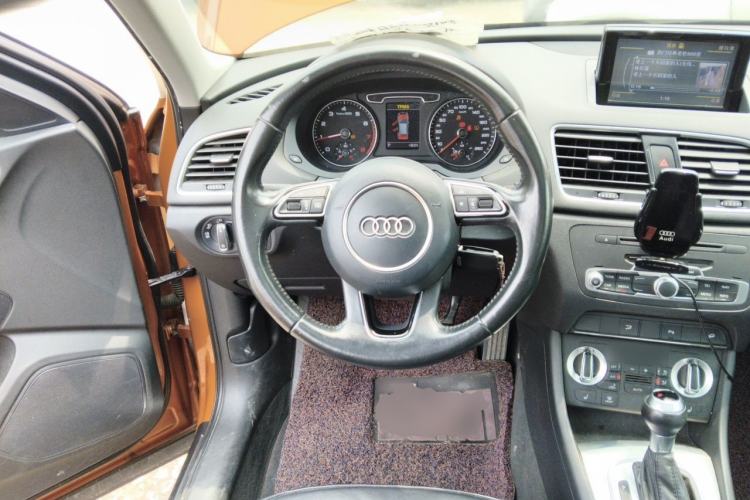 Used Audi Q3 2015 35 TFSI quattro Technology Edition Steering Wheel