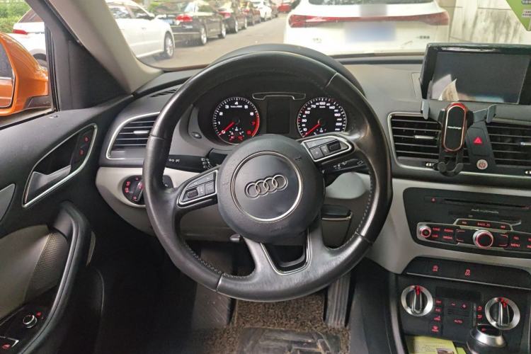 Used Audi Q3 2015 30 TFSI Comfort Model Steering Wheel