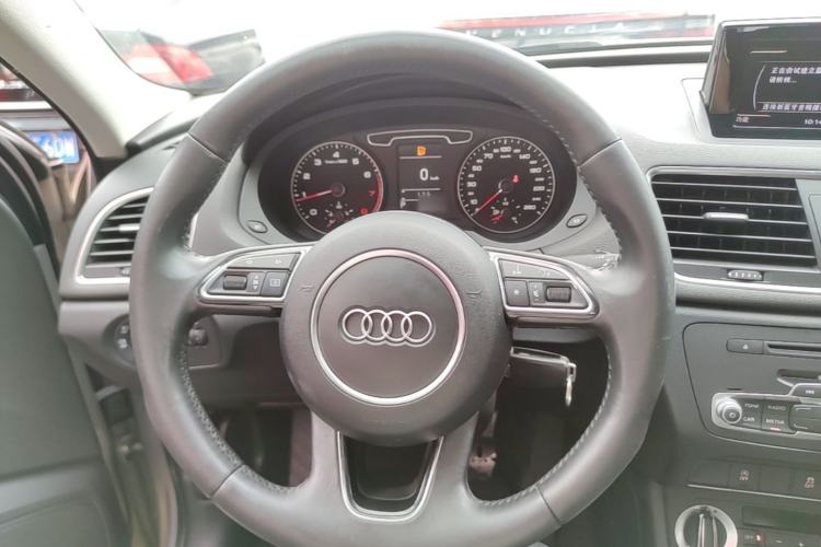 Used Audi Q3 2015 35 TFSI Ambition Edition Steering Wheel