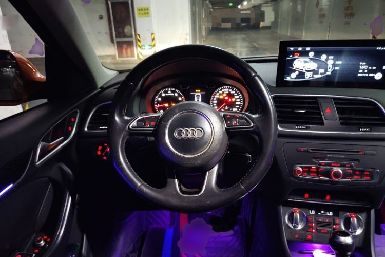 Used Audi Q3 2015 35 TFSI Comfort Model Steering Wheel