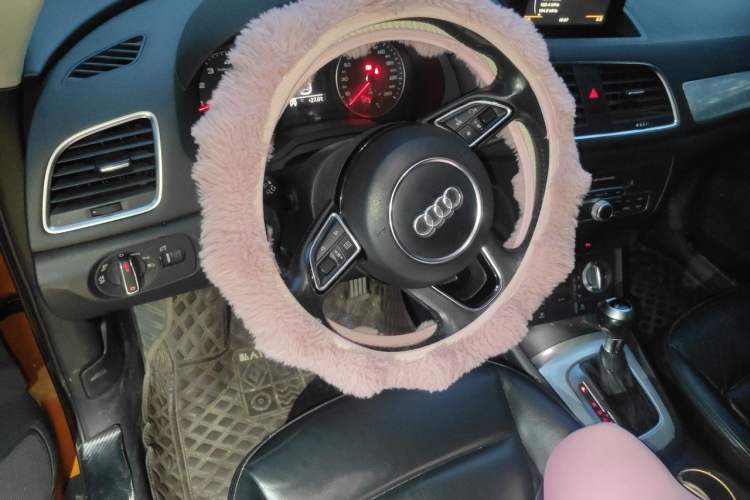 Used Audi Q3 2015 35 TFSI Millionth Anniversary Comfort Model Steering Wheel