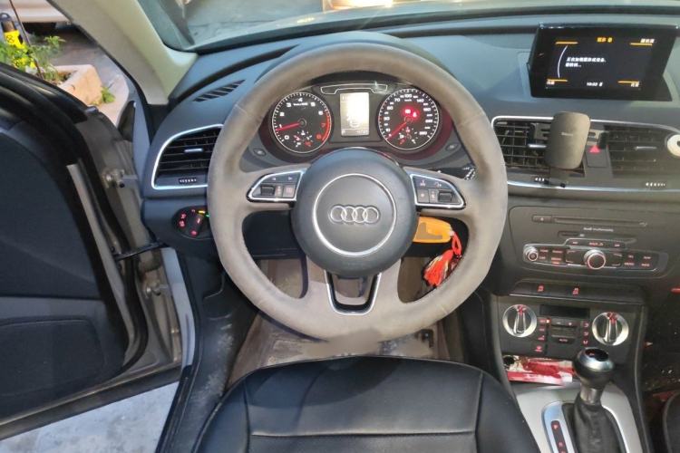 Used Audi Q3 2015 30 TFSI Ambition Edition Steering Wheel