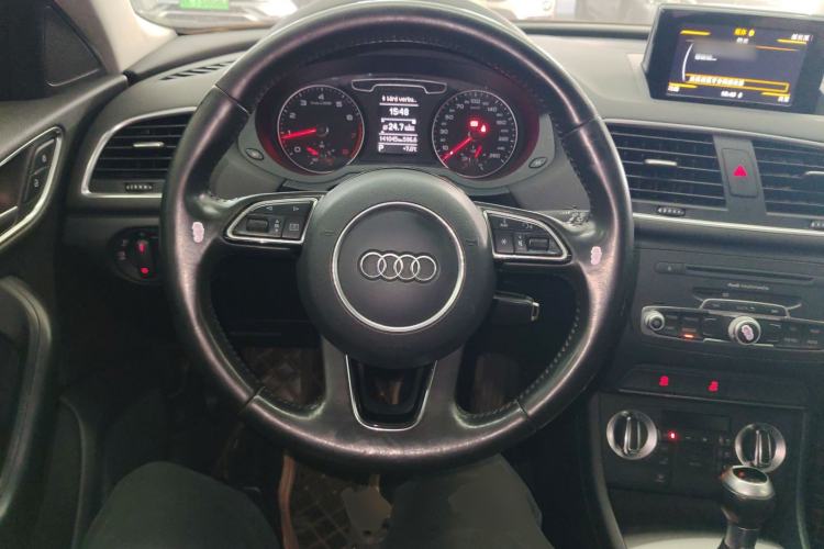 Used Audi Q3 2015 30 TFSI Ambition Edition Steering Wheel