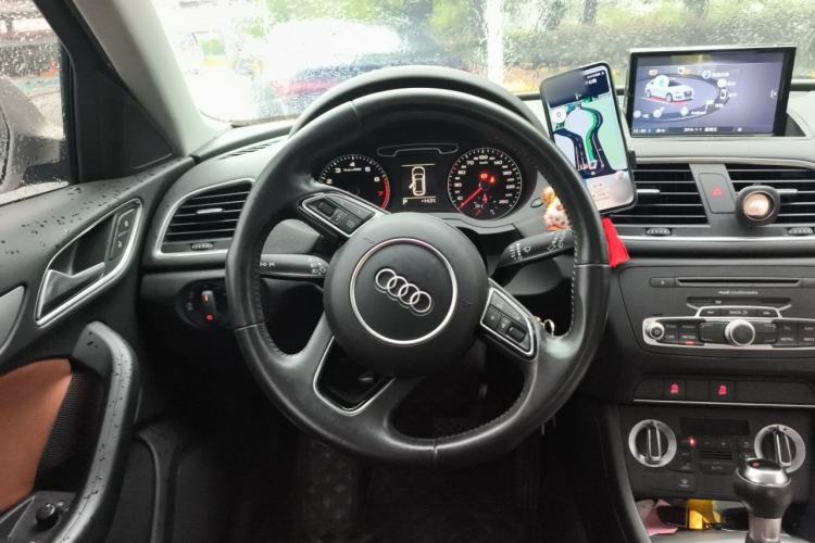 Used Audi Q3 2015 35 TFSI Ambition Edition Steering Wheel