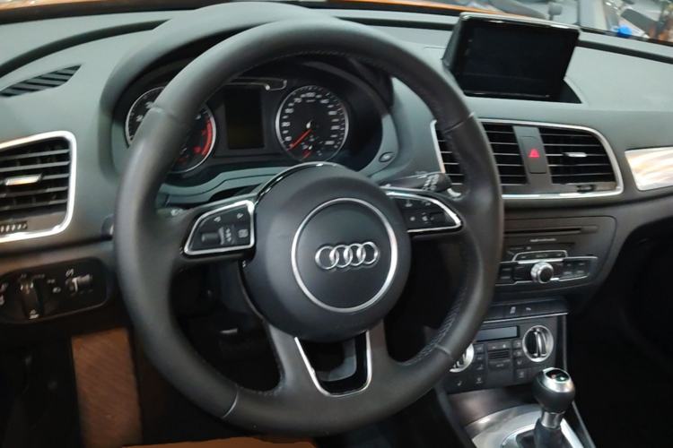 Used Audi Q3 2015 35 TFSI Millionth Anniversary Comfort Model Steering Wheel