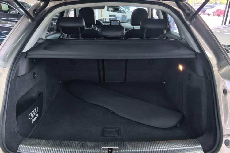 Used Audi Q3 2015 35 TFSI quattro Technology Edition Trunk