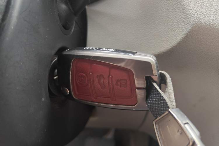 Used Audi Q3 2015 35 TFSI Comfort Model Vehicle Key