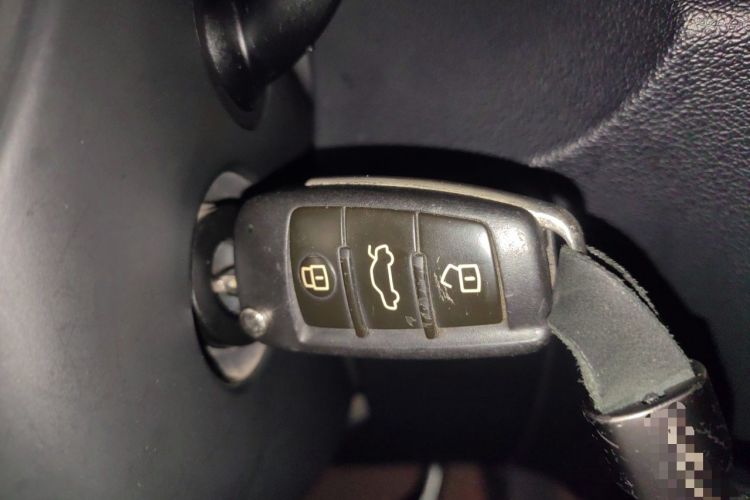 Used Audi Q3 2015 35 TFSI Comfort Model Vehicle Key