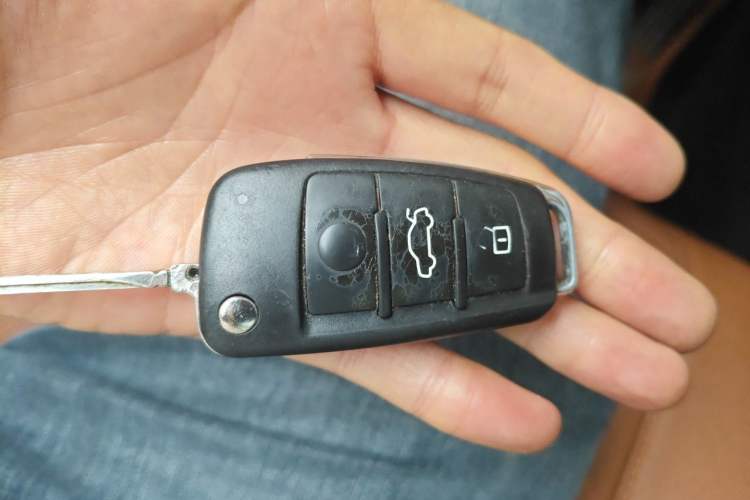 Used Audi Q3 2015 30 TFSI Comfort Model Vehicle Key
