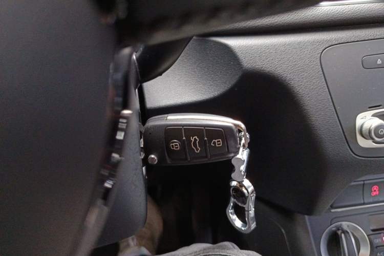 Used Audi Q3 2015 35 TFSI Comfort Model Vehicle Key