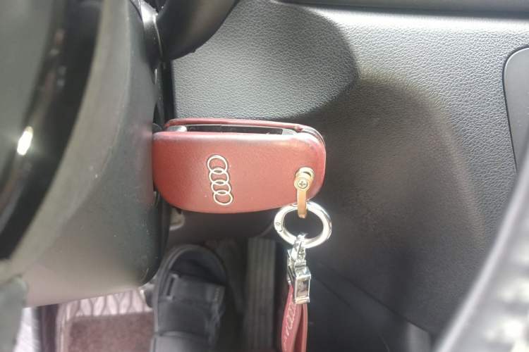 Used Audi Q3 2015 35 TFSI Comfort Model Vehicle Key