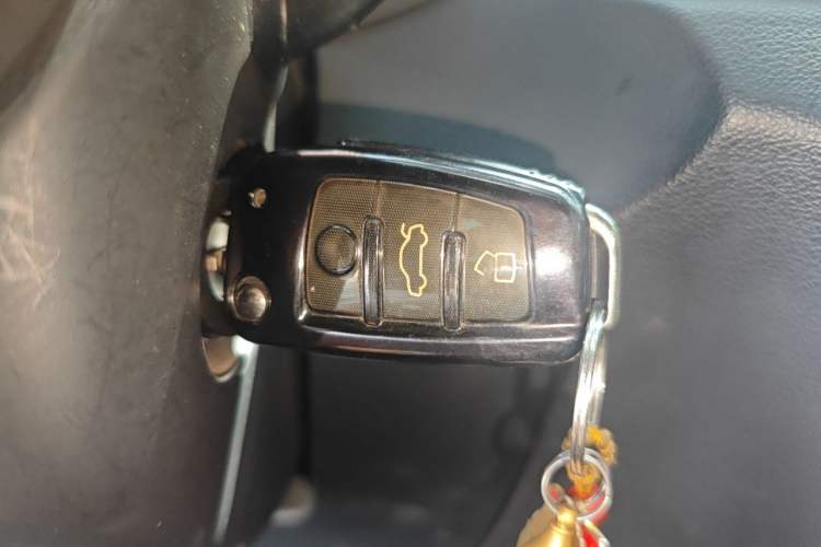Used Audi Q3 2015 30 TFSI Comfort Model Vehicle Key