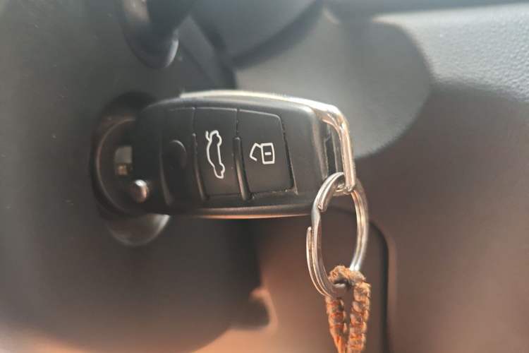 Used Audi Q3 2015 30 TFSI Comfort Model Vehicle Key