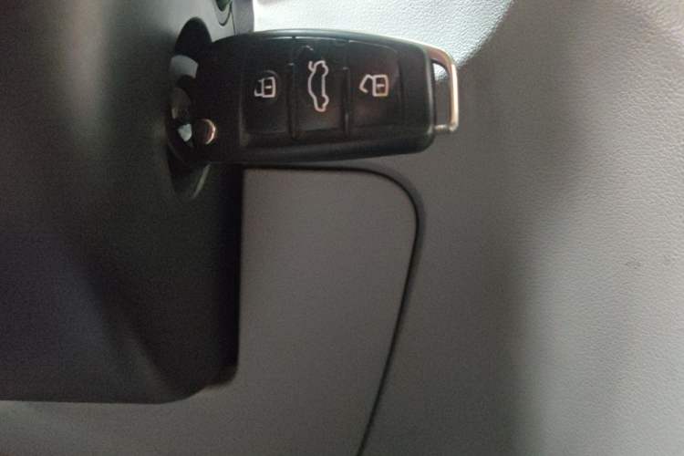 Used Audi Q3 2015 30 TFSI Comfort Model Vehicle Key