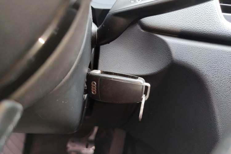 Used Audi Q3 2015 35 TFSI Ambition Edition Vehicle Key