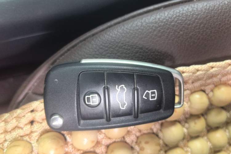 Used Audi Q3 2015 35 TFSI quattro Comfort model Vehicle Key