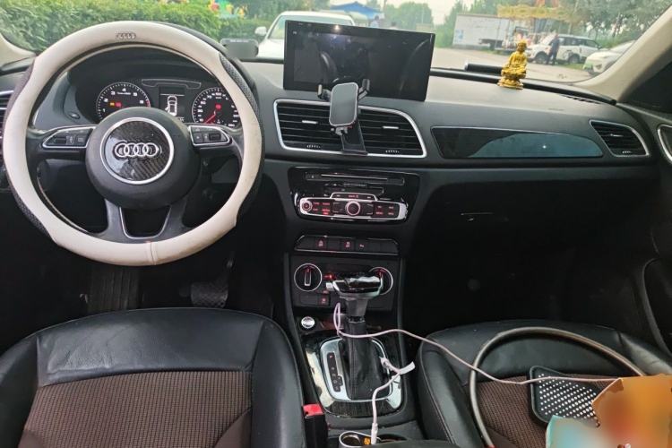 Used Audi Q3 2016 35 TFSI Fashion Model Center Console