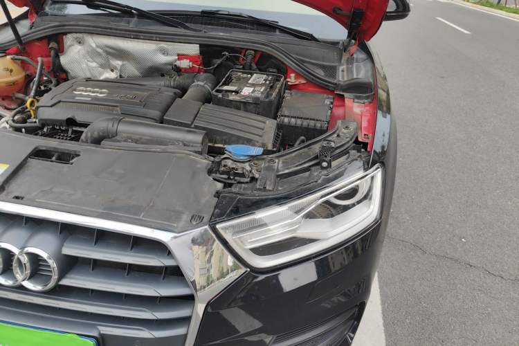 Used Audi Q3 2016 35 TFSI Fashion Model Engine Bay Left
