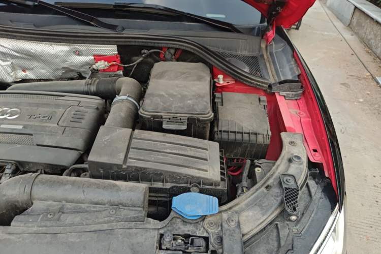 Used Audi Q3 2016 35 TFSI Fashion Model Engine Bay Left