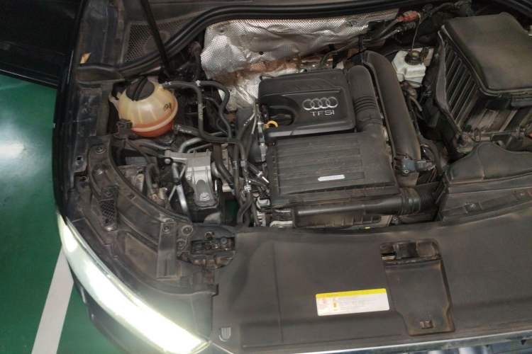 Used Audi Q3 2016 30 TFSI Fashion Model Engine Bay Right