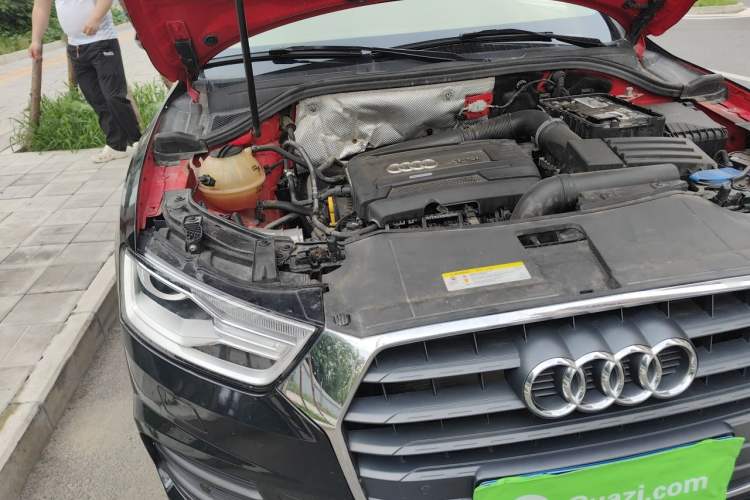 Used Audi Q3 2016 35 TFSI Fashion Model Engine Bay Right
