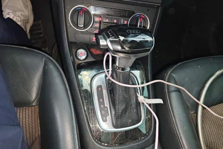 Used Audi Q3 2016 35 TFSI Fashion Model Gear Lever