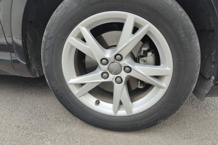 Used Audi Q3 2016 35 TFSI Fashion Model Right Front Wheel Hub