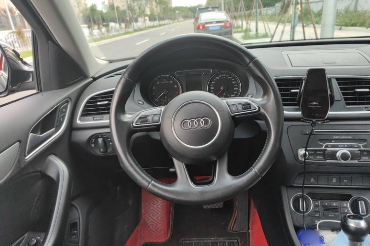Used Audi Q3 2016 35 TFSI Fashion Model Steering Wheel