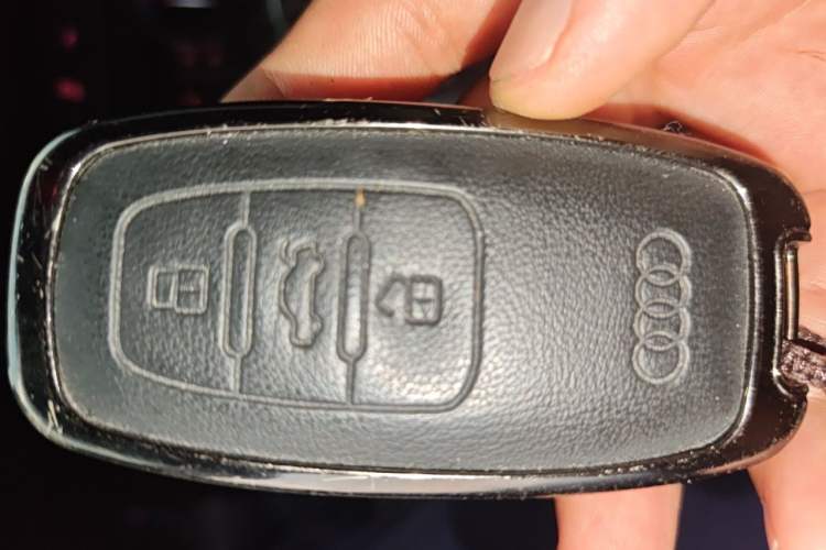 Used Audi Q3 2016 35 TFSI Fashion Model Vehicle Key