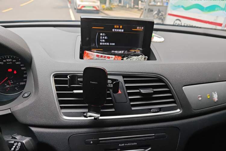 Used Audi Q3 2016 30 TFSI Fashion Model Audio And AC Panel