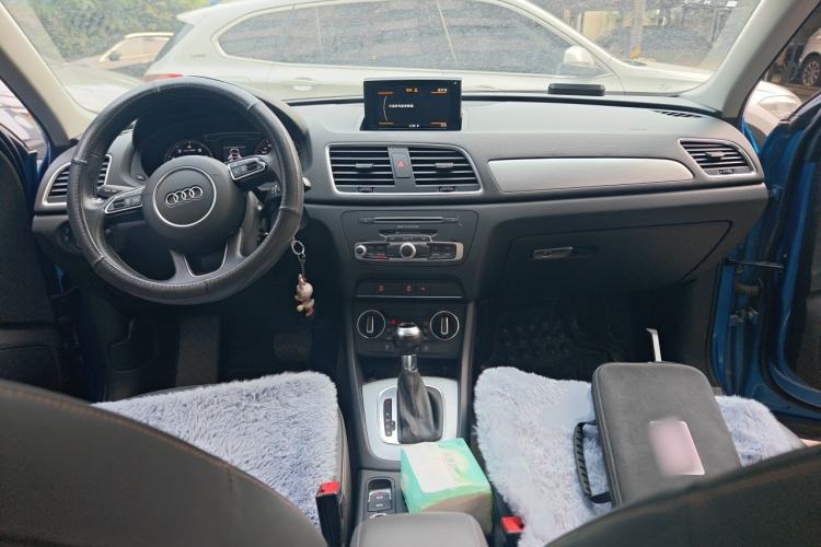 Used Audi Q3 2016 30 TFSI Fashion Model Center Console