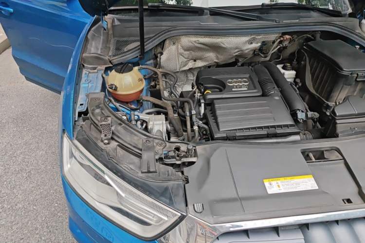 Used Audi Q3 2016 30 TFSI Fashion Model Engine Bay Right