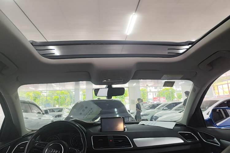Used Audi Q3 2016 35 TFSI Fashion Model Headliner