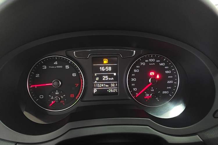 Used Audi Q3 2016 35 TFSI Fashion Model Instrument Cluster