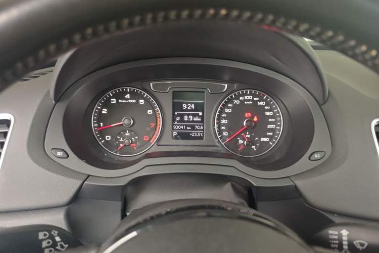 Used Audi Q3 2016 30 TFSI Fashion Model Instrument Cluster