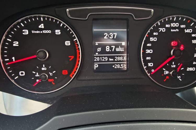 Used Audi Q3 2016 30 TFSI Fashion Model Odometer Close Up