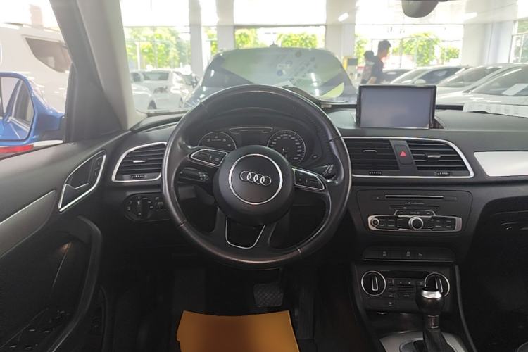 Used Audi Q3 2016 35 TFSI Fashion Model Steering Wheel