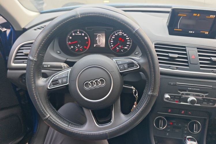 Used Audi Q3 2016 30 TFSI Fashion Model Steering Wheel