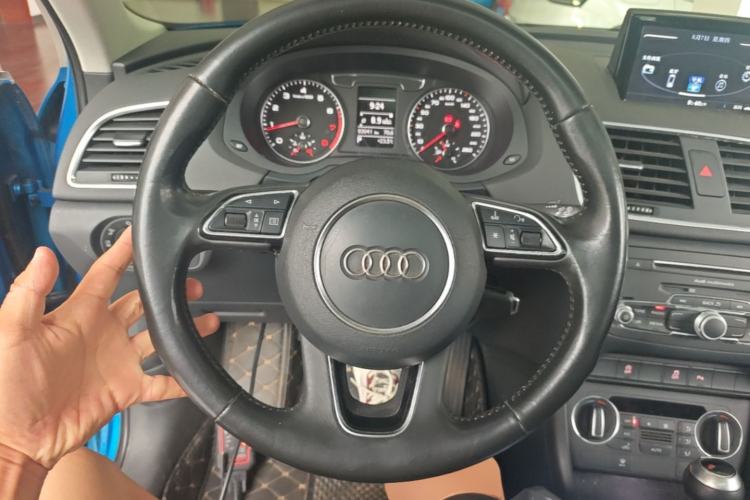 Used Audi Q3 2016 30 TFSI Fashion Model Steering Wheel