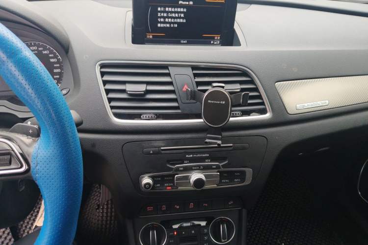 Used Audi Q3 2016 40 TFSI quattro all-wheel drive style model Audio And AC Panel