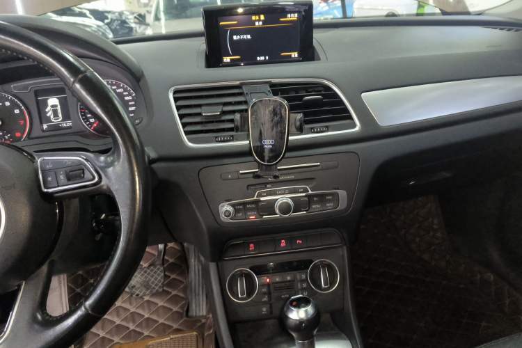 Used Audi Q3 2016 30 TFSI Fashion Model Audio And AC Panel