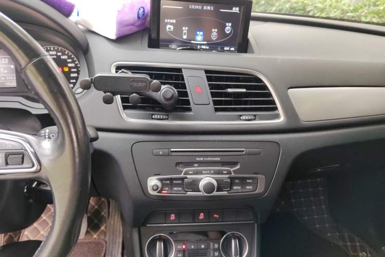 Used Audi Q3 2016 35 TFSI Fashion Model Audio And AC Panel