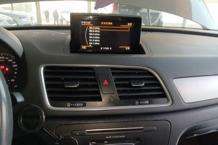Used Audi Q3 2016 30 TFSI Fashion Model Audio And AC Panel