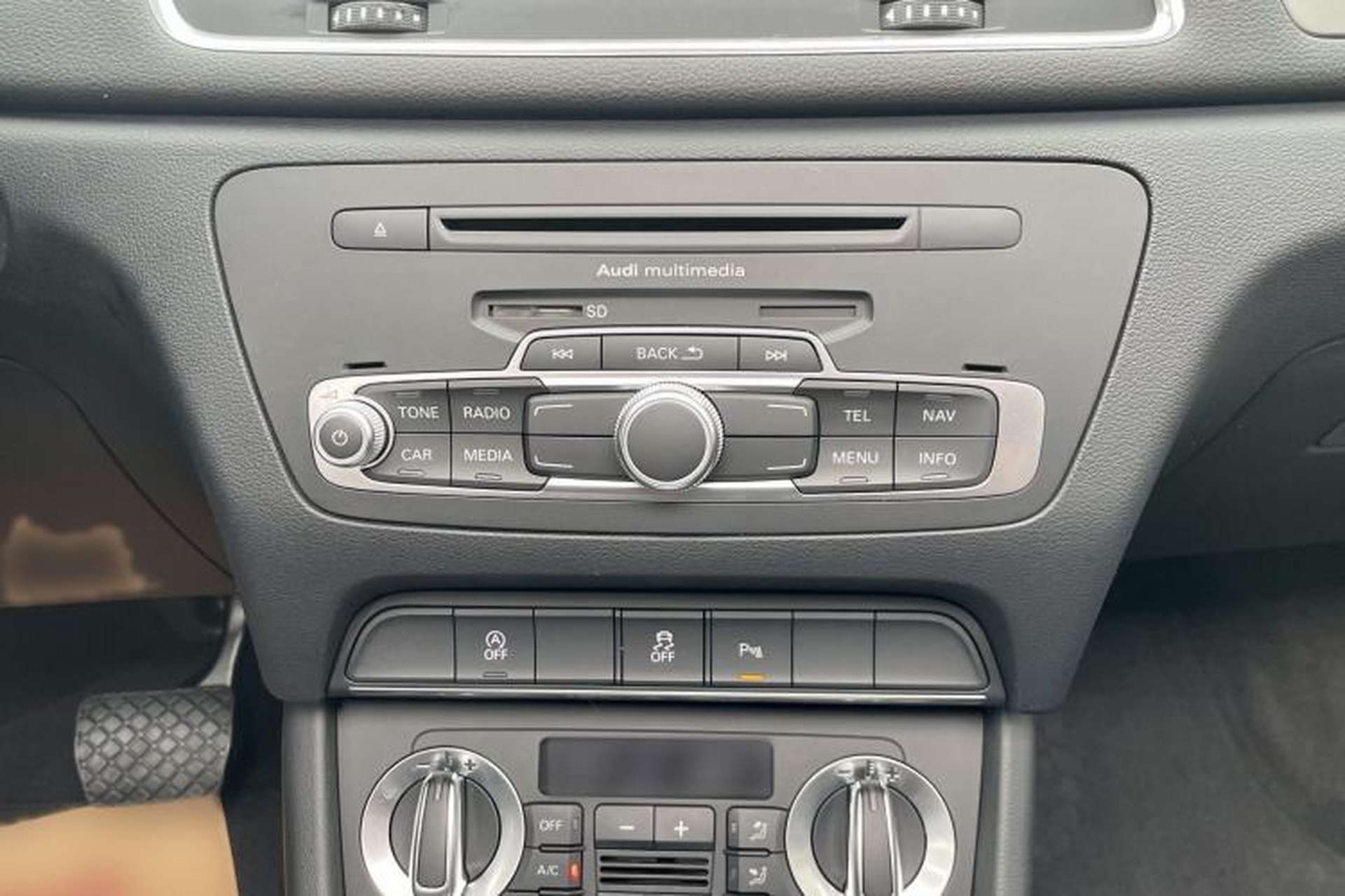 Used Audi Q3 2016 35 TFSI Collection Edition Intelligent Model Audio And AC Panel