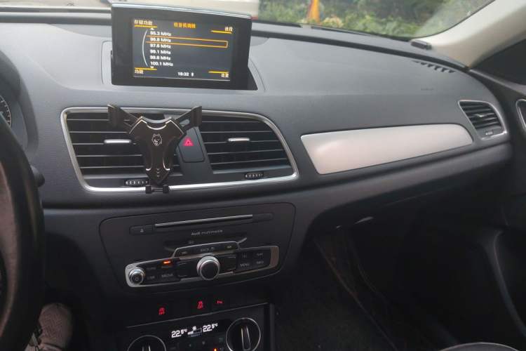 Used Audi Q3 2016 30 TFSI Fashion Model Audio And AC Panel