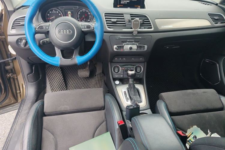 Used Audi Q3 2016 40 TFSI quattro all-wheel drive style model Center Console